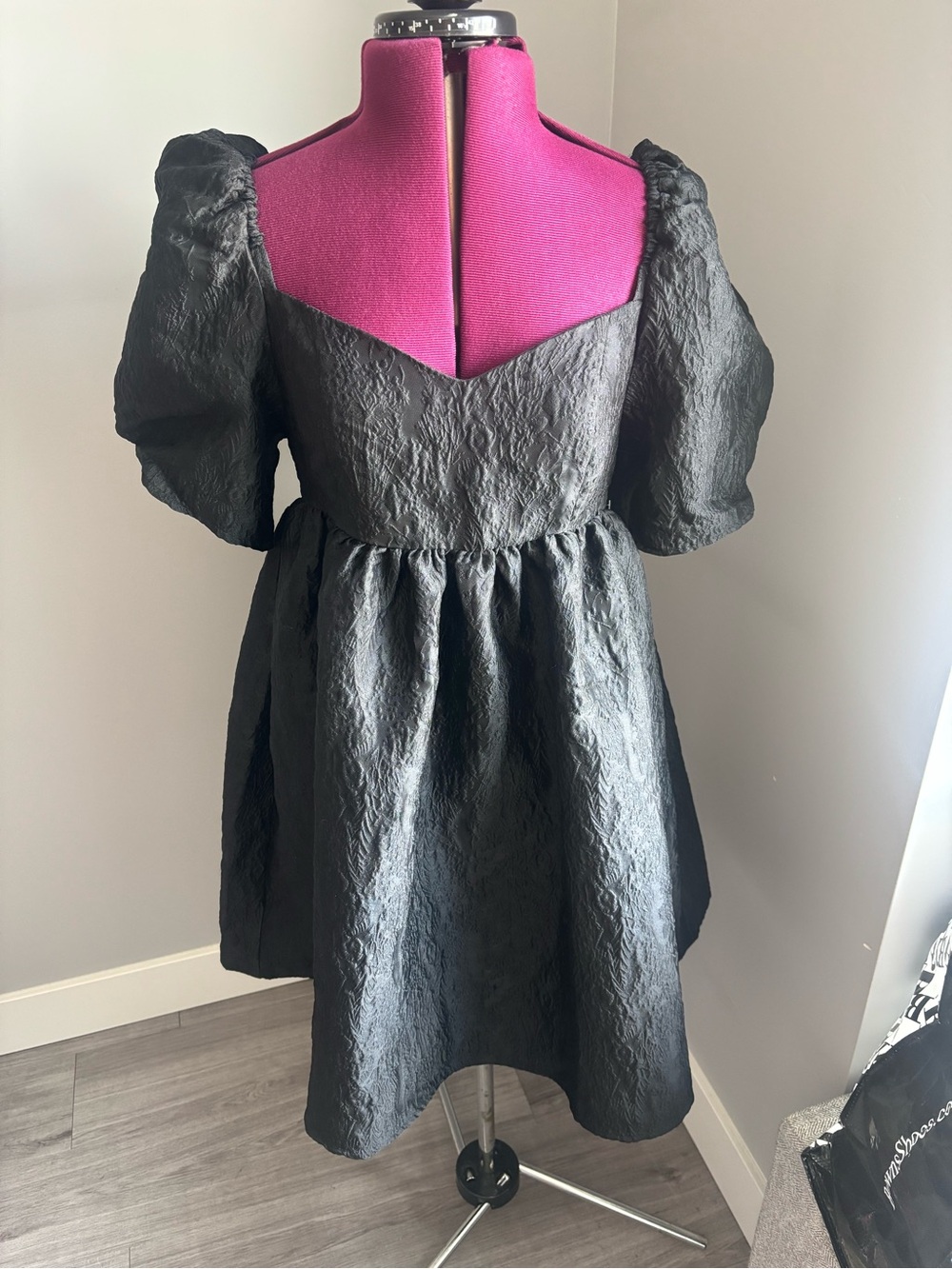 Joe Fresh Black Textured Puff-Sleeve Short Dress